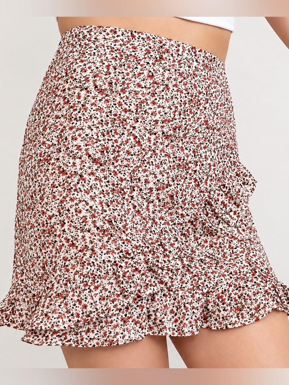 Princess Polly Inaaya floral ruffled mini skirt, size 2